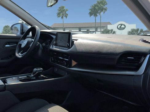 Used 2021 Nissan Rogue SV FWD image 28