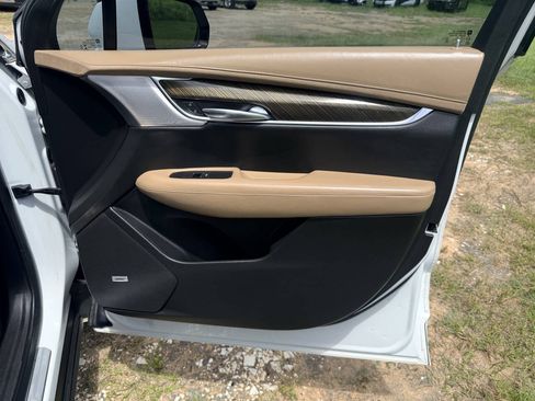 Used 2021 Cadillac XT6 Premium Luxury w/ Platinum Package AWD/4WD image 37