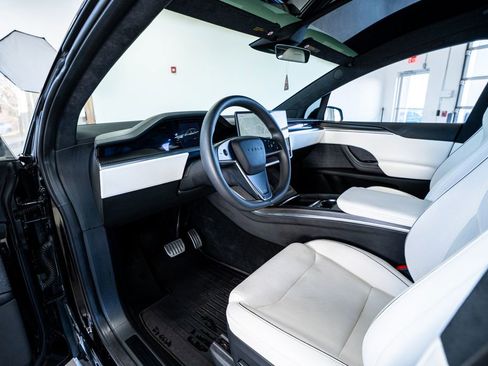 Used 2022 Tesla Model X Plaid image 33