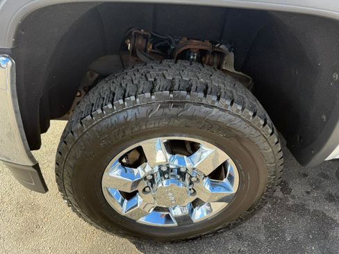 Used 2018 GMC Sierra 2500 SLT w/ Driver Alert Package image 2