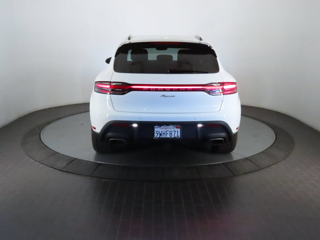 Certified 2026 Porsche Macan AWD/4WD image 6