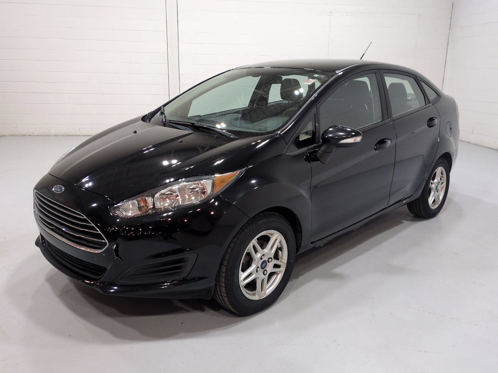 Used 2017 Ford Fiesta SE w/ Cold Weather Package FWD image 7