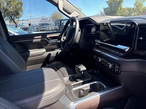 Used 2024 GMC Sierra 1500 SLT w/ SLT Premium Package AWD/4WD image 6