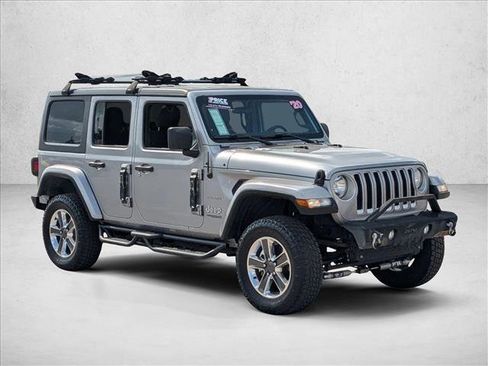 Used 2020 Jeep Wrangler Unlimited Sahara AWD/4WD image 3