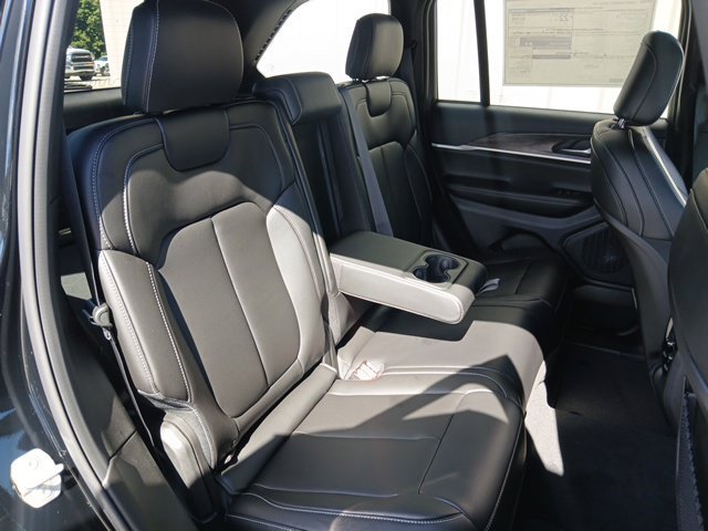 New 2027 Jeep Grand Cherokee Limited AWD/4WD image 24