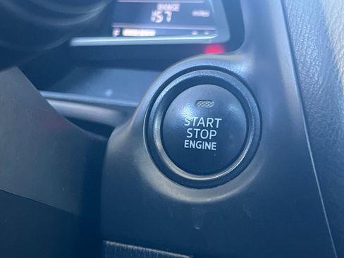 Used 2018 MAZDA MAZDA3 Touring image 22