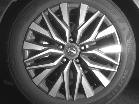 Used 2025 Nissan Altima 2.5 SV image 12