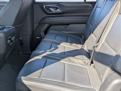Used 2024 Chevrolet Suburban LT image 17