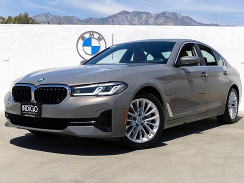 Used 2021 BMW 530e w/ Premium Package RWD image 8