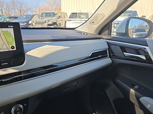 Used 2025 Mitsubishi Outlander SE image 25