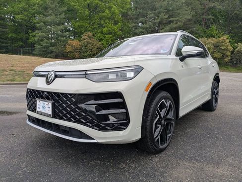 New 2026 Volkswagen Tiguan SEL R-Line AWD/4WD image 8