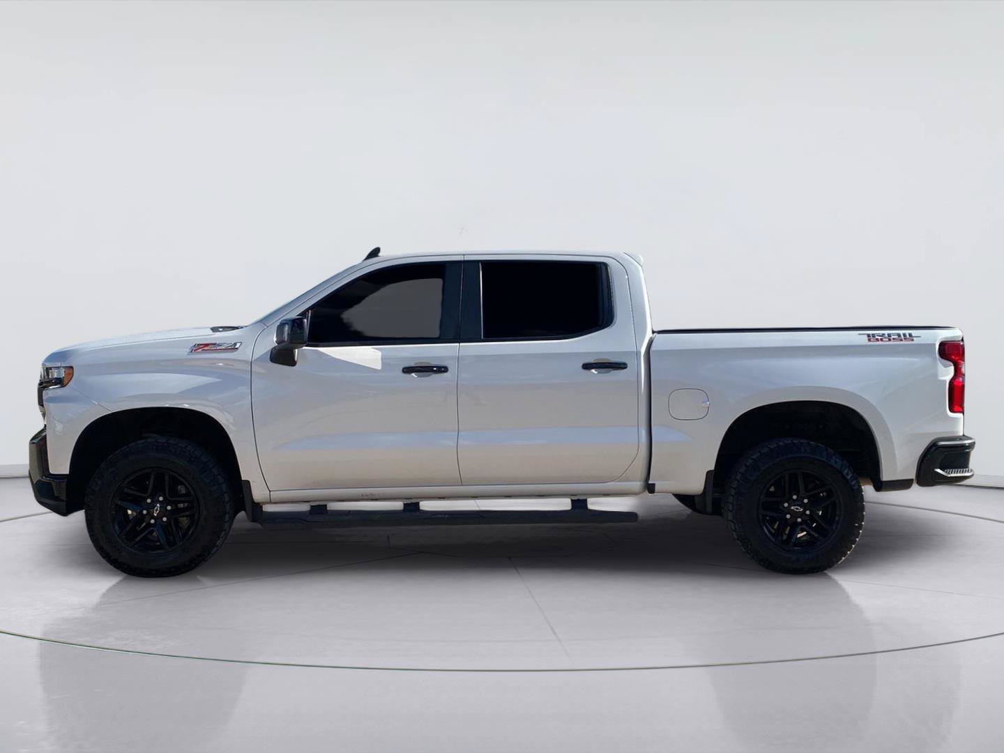 Used 2021 Chevrolet Silverado 1500 LT Trail Boss w/ Convenience Package II AWD/4WD image 2