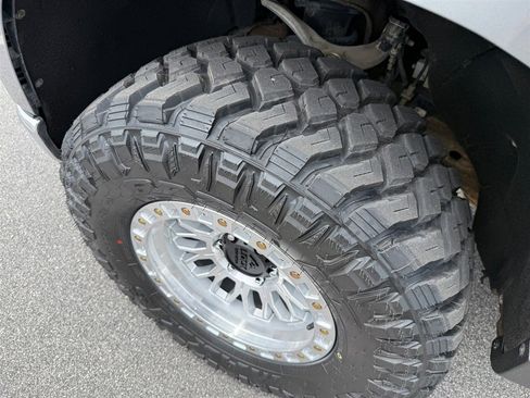 Used 2020 Chevrolet Silverado 1500 LT w/ All-Star Edition AWD/4WD image 9