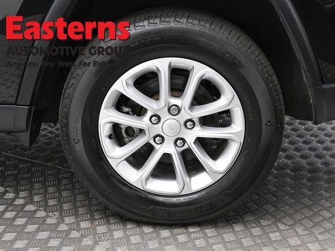 Used 2022 Jeep Grand Cherokee Laredo E w/ Security & Convenience Group image 8