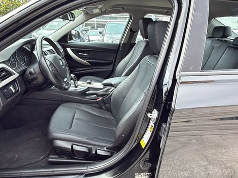 Used 2017 BMW 320i Sedan RWD image 20