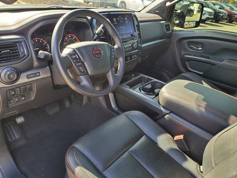 Used 2023 Nissan Titan PRO-4X w/ Pro-4x Convenience Package image 12
