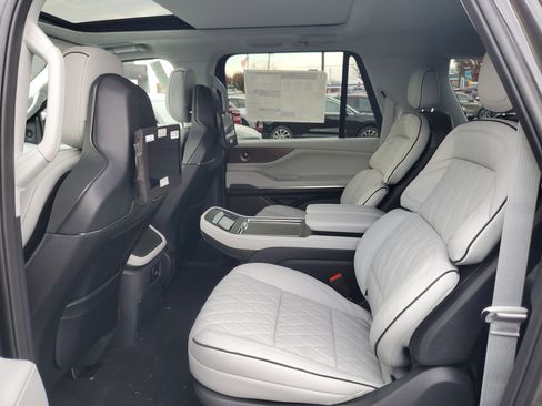 New 2025 Lincoln Navigator L Black Label image 27