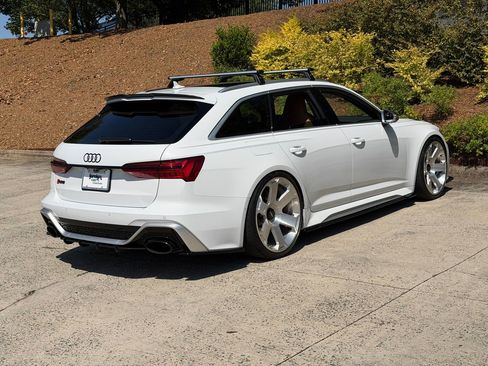 Used 2021 Audi RS 6 w/ Executive Package AWD/4WD image 3