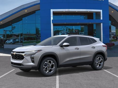 New 2026 Chevrolet Trax LT FWD image 2