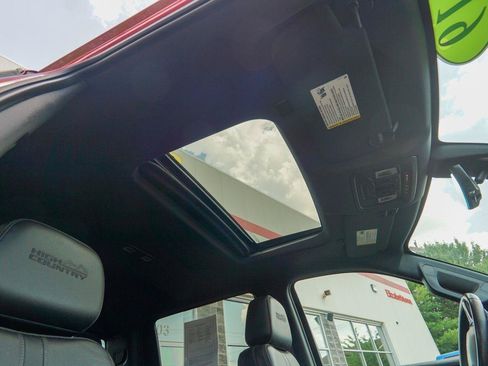 Used 2019 Chevrolet Silverado 1500 High Country w/ Technology Package AWD/4WD image 36