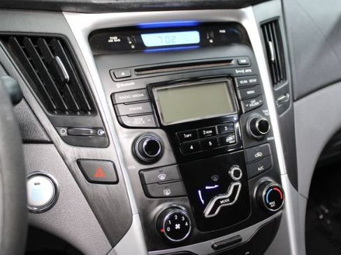 Used 2013 Hyundai Sonata SE FWD image 14