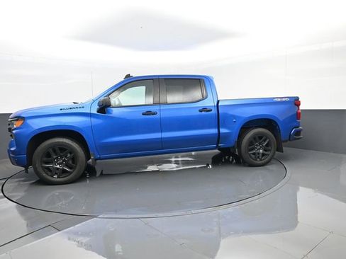 Used 2022 Chevrolet Silverado 1500 Custom w/ LPO, Dark Essentials Package AWD/4WD image 5