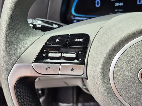 Used 2025 Hyundai Elantra Hybrid FWD image 27