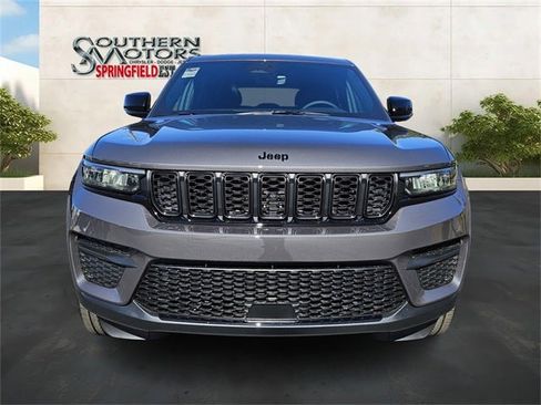 New 2025 Jeep Grand Cherokee Altitude image 8