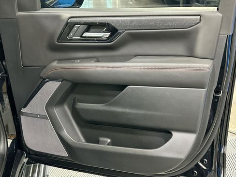 Used 2025 GMC Yukon AT4 Ultimate w/ LPO, Illumination Package image 37