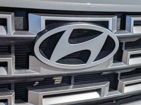 Used 2025 Hyundai Santa Cruz SE image 8