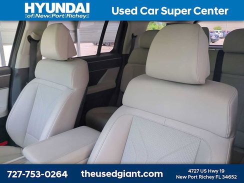 Used 2024 Hyundai Santa Fe SEL FWD image 7