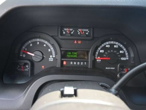 Used 2009 Ford E-150 and Econoline 150 Wagon RWD image 15