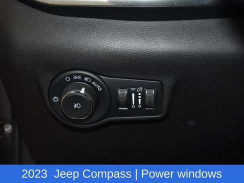 Used 2023 Jeep Compass Limited w/ Elite Group AWD/4WD image 9