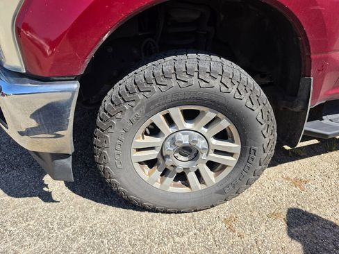 Used 2017 Ford F250 XLT w/ XLT Value Package AWD/4WD image 3