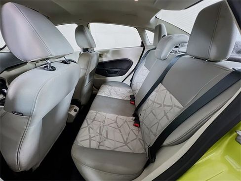 Used 2013 Ford Fiesta SE image 20