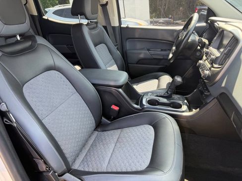Used 2015 Chevrolet Colorado Z71 AWD/4WD image 13
