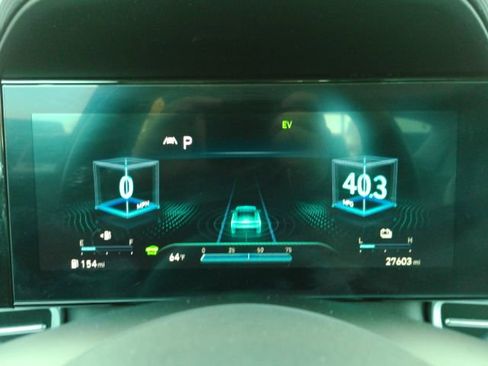 Used 2023 Hyundai Elantra Limited image 39