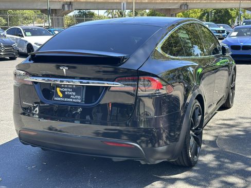 Used 2018 Tesla Model X 75D AWD/4WD image 8