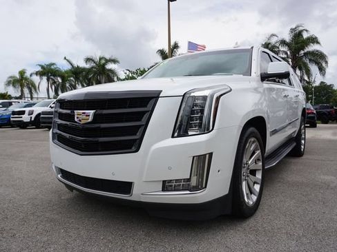 Used 2019 Cadillac Escalade ESV Luxury RWD image 20