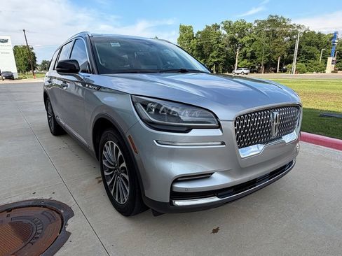 Used 2024 Lincoln Aviator Reserve AWD/4WD image 9