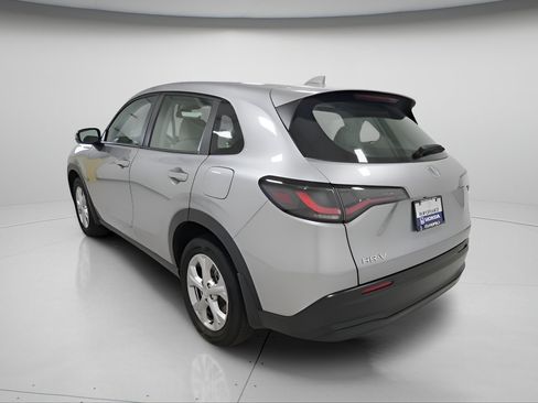 Used 2024 Honda HR-V LX image 5