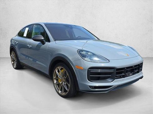 Used 2022 Porsche Cayenne Turbo GT AWD/4WD image 3