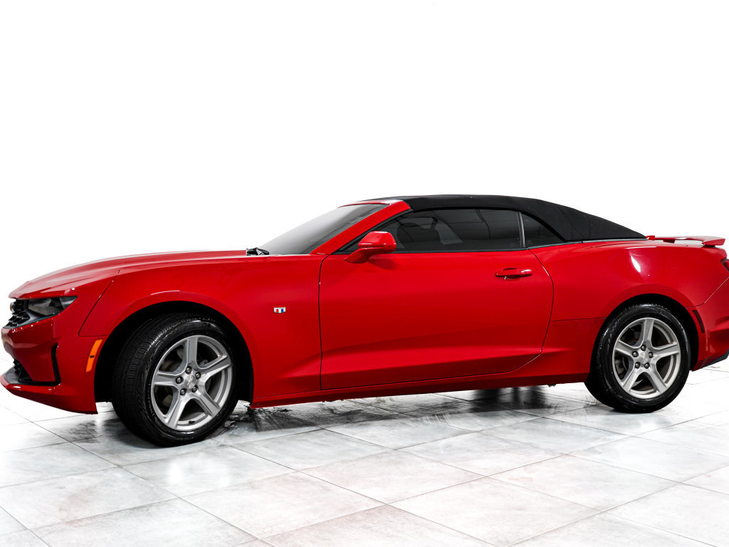 Used 2023 Chevrolet Camaro LT RWD image 4