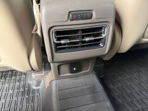 Used 2021 Lincoln Corsair AWD image 27