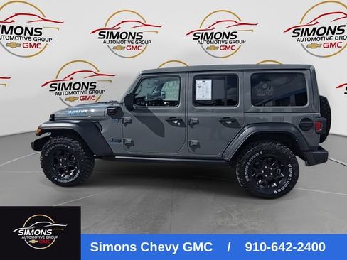 Used 2023 Jeep Wrangler Unlimited w/ Sun & Screen Package AWD/4WD image 6
