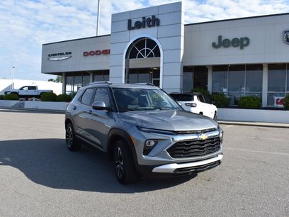 Used 2025 Chevrolet TrailBlazer LT w/ Driver Confidence Package