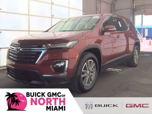 Used 2023 Chevrolet Traverse LT FWD image 1