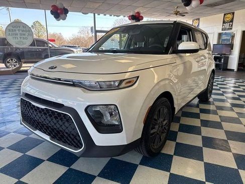 Used 2021 Kia Soul S image 3