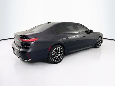 Used 2023 BMW i7 xDrive60 w/ Executive Package 2 AWD/4WD image 5