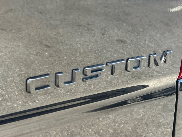 Used 2022 Chevrolet Silverado 1500 Custom w/ LPO, Blackout Package RWD image 10